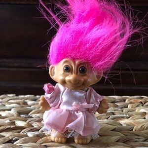 Vintage Treasure Trolls pink hair flower girl